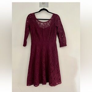 White House Black Market Fit Flare Dress Crochet Lace Overlay Maroon Size 4